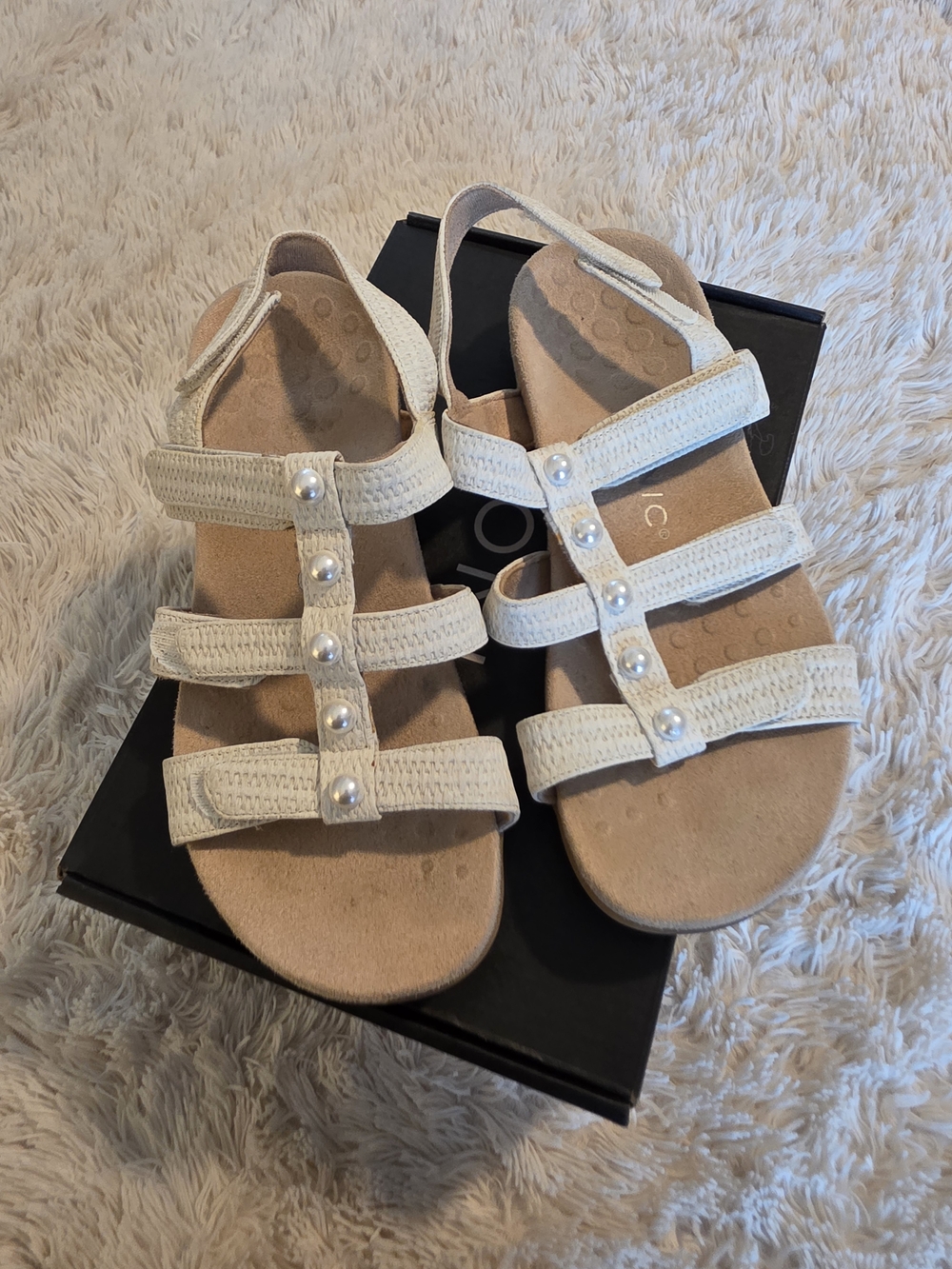 Vionic Amber Pearl Adjustable Ivory Pearl-Accent Strap Sandals